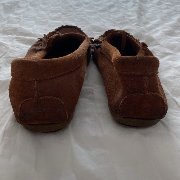 Minnetonka brown suede moccasins - Picture 3 of 5